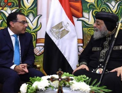 رئيس الوزراء يُهنئ البابا تواضروس الثاني بعيد الميلاد المجيد