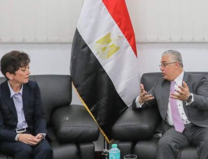 اقتصادية قناة السويس يستقبل سفيرة سويسرا ووفد اليونيدو لمناقشة برنامج المناطق الصناعية الصديقة للبيئة