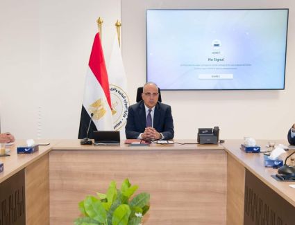 وزير الري يتابع موقف تحصيل مستحقات الوزارة لدى الجهات المختلفة 