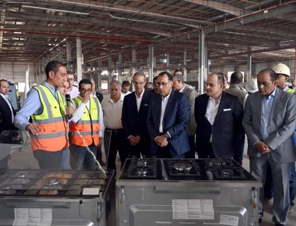 باستثمارات 50 مليون يورو.. رئيس الوزراء يتفقد مشروع إنشاء مصنع «بوش» الألماني للبوتاجازات 