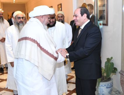 الرئيس السيسي لسلطان البهرة: مشاركتكم في تطوير مساجد آل البيت مقدرة جدا