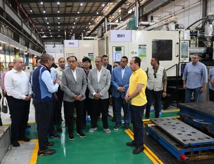 رئيس الوزراء يتفقد مجمع مصانع "سامسونج" للإلكترونيات بمنطقة كوم أبو راضي الصناعية ببني سويف