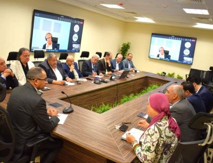 وزير الإسكان يتابع جهود قطاع المرافق لتعظيم الاستفادة من الحمأة المنتجة من محطات معالجة الصرف الصحي