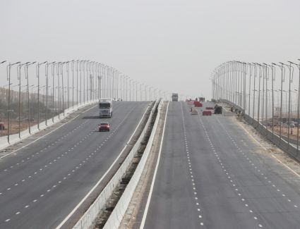 وزير الإسكان: الانتهاء من تنفيذ طريق داعم للفيوم..وجارٍ الانتهاء من طريقى الدائرى الأوسطى والجنوبى بمدينة 6 أكتوبر