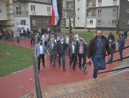 مسئولو "الإسكان" يتفقدون مشروعات مدينتى "بدر" و"حدائق العاصمة"