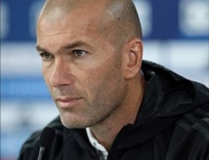 زيدان يسعي بقوة  لضم لاعب عربى خلفا لبنزيما