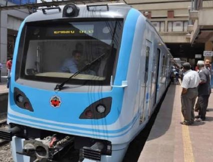 بسبب سقوط لوحة إعلانات من أعلى كوبري أكتوبر.. مترو الأنفاق: حدوث عطل مفاجئ بالخط الأول