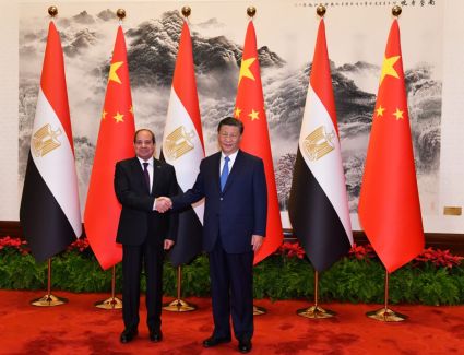 الرئيس السيسي يلتقي رئيس اللجنة الدائمة للمجلس الوطني لنواب الشعب الصيني