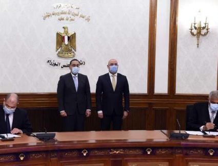 رئيس الوزراء يشهد عقد بيع 5 آلاف فدان لشركة "طلعت مصطفى" لإقامة مجتمع عمراني بقيمة 500 مليار جنيه