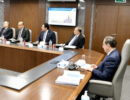 وزير البترول مشروعات توصيل الغاز الطبيعي للمنازل ونشاط تحويل السيارات للعمل بالغاز  كوقود