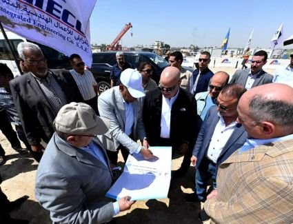 وزير الإسكان ومحافظ الإسكندرية يتفقدان مشروع إنشاء القوس الغربى لمحور اللواء عمر سليمان 