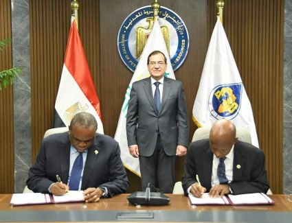 «الملا» يشهد توقيع اتفاق تأسيس وميثاق البنك الأفريقي للطاقة AEB 