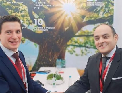 وزير الصناعة يلتقي وزير تجارة الاتحاد الأوراسي ويبحث مستجدات الشراكة الصناعية التكاملية مع نظيريه بعمان والبحرين