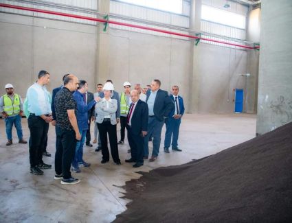 وزيرة البيئة تتفقد مصنع إنتاج الأسمدة العضوية من مخلفات الدباغة والصناعات الجلدية بمنطقة الروبيكى