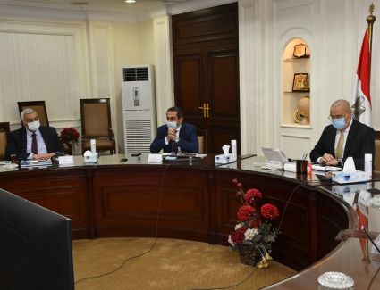 "الجزار" يستعرض المخطط الاستراتيجي لشرم الشيخ المُعد بالتعاون مع الـ"هابيتات" لتطوير المدينة كمركز سياحي عالمي