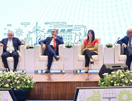 الرئيس التنفيذي للهيئة العامة للاستثمار يشارك في الملتقى الأول لبنك التنمية الجديد في مصر