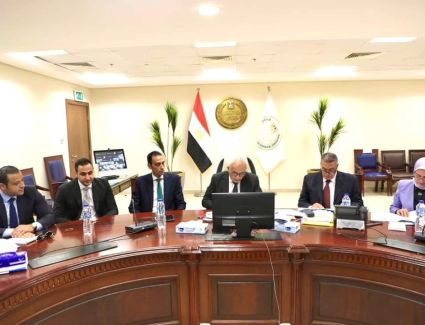  وزير التربية والتعليم يتابع امتحانات الثانوية العامة من خلال غرفة العمليات المركزية بالوزارة