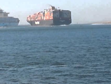 الحكومة تكشف حقيقة توقف حركة الملاحة بقناة السويس نتيجة اصطدام سفينتين