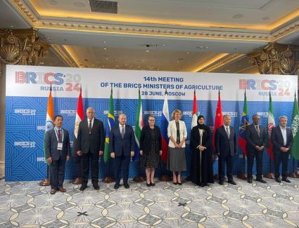 أمام تجمع البريكس.. وزير الزراعة يؤكد على مبادرة مصر بانشاء منطقة لوجيستية لتخزين وتوزيع الحبوب