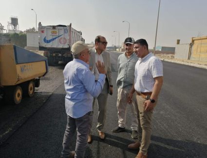 الإسكان: تكثيف أعمال الطرق والمرافق بالمناطق الصناعية بمدن العاشر من رمضان وبني سويف الجديدة و15 مايو