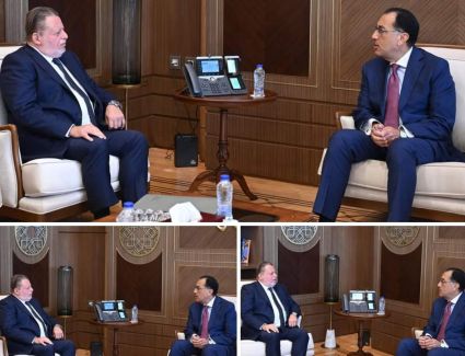 رئيس الوزراء يلتقي محافظ البنك المركزي