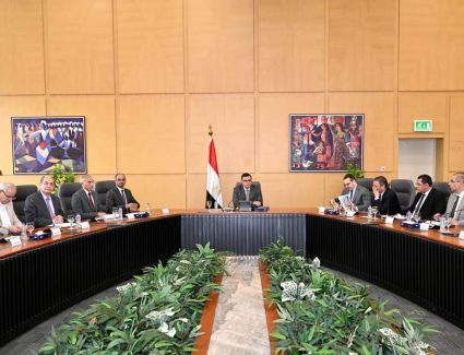 وزير الإسكان يتابع سير العمل بهيئة المجتمعات العمرانية وأجهزة المدن الجديدة وخطط العمل المستقبلية