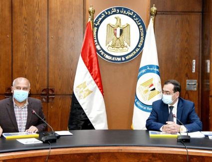 وزيرا البترول والنقل يبحثان تطوير واستغلال التسهيلات البترولية بموانىء الاسكندرية