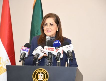 وزيرة التخطيط بعد تكريمها كأفضل وزيرة عربية : الجائزة توفر منصة عربية لتبادل أفضل الممارسات والتجارب في مجال التطوير الإداري