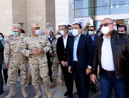 رئيس الوزراء خلال جولة بالعاصمة الإدارية: الرئيس كلف بمراعاة كافة المواصفات في الإنشاءات لتظهر بصورة تؤكد عظمة مصر