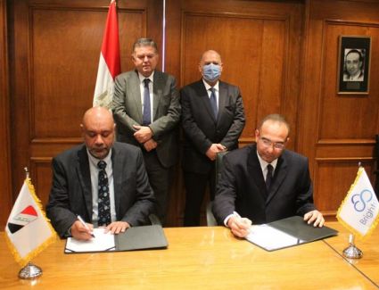 بهدف توطين صناعة السيارات في مصر.. بروتوكول تعاون لإقامة أول مركز بحوث وتطوير للسيارات والأتوبيسات الكهربائية