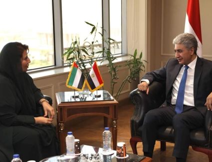 وزير السياحة يبحث مع سفيرة الإمارات سبل تعزيز التعاون بين البلدين