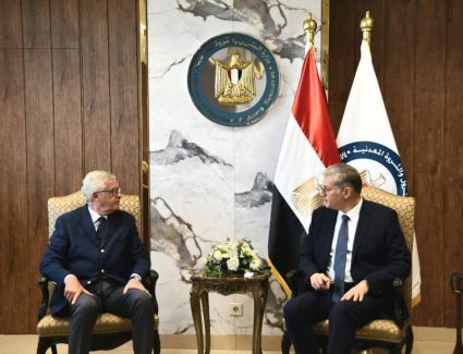وزير البترول يتابع الموقف التنفيذي لمشروع مجمع إنتاج السولار بمحافظة أسيوط