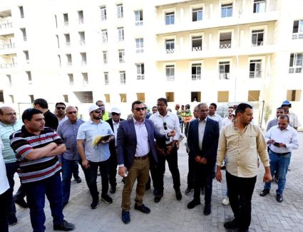 وزير الإسكان يتفقد اللمسات النهائية لتشطيب الوحدات السكنية بالحى اللاتينى بـ"العلمين الجديدة" تمهيداً لبدء تسليمها للحاجزين