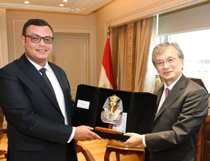 وزير الإسكان يبحث مع السفير الياباني التعاون فى مجال التشييد والبناء.. وجذب المزيد من الاستثمارات الأجنبية
