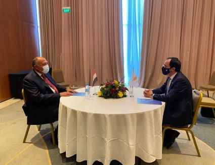 وزير الخارجية يبحث مع نظيره القبرصي القضايا الإقليمية ذات الاهتمام المُشترك