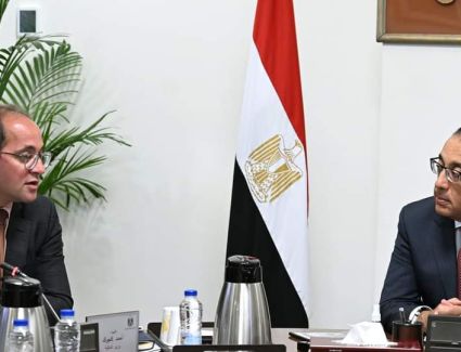 رئيس الوزراء يتابع مع وزير المالية عدداً من ملفات العمل