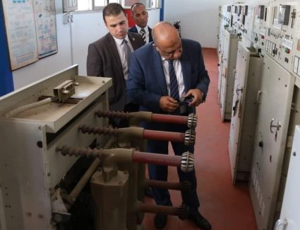 عصمت: نعمل على مراجعة المنظومة الكهربائية ولابديل عن تحسين مؤشرات اداء الشركات