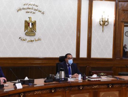 رئيس الوزراء يلتقى الرئيس التنفيذي ومؤسس شركة " CTP" المتخصصة في إقامة مجمعات الأعمال