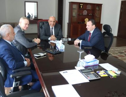 وزير الكهرباء يبحث مع أكوا باور السعودية التعاون في مجالات الطاقات الجديدة والمتجددة والهيدروجين الأخضر