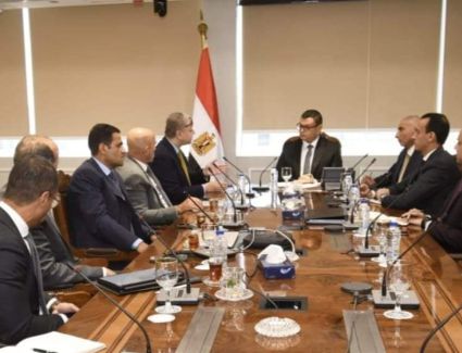 وزير الإسكان يتابع مستجدات مشروع أبراج الداون تاون وبحيرات《كريستال لاجون》بالعلمين الجديدة