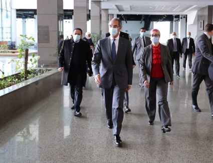 وزير الاتصالات: نحرص على تمكين الشباب فى سوق العمل الحر عبر الانترنت 