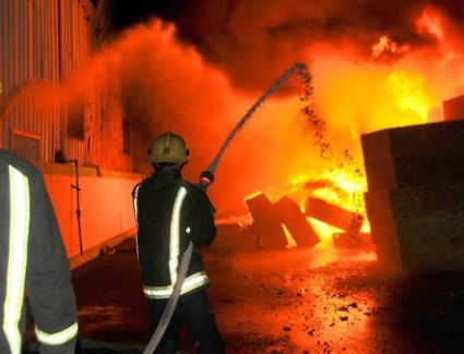 اندلاع حريق في مول التوحيد والنور.. والحماية المدنية تسيطر