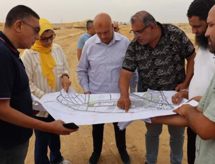 وزير الإسكان يتابع سير العمل بمشروعات الطرق والمرافق بمناطق التوسعات بعدة مدن جديدة