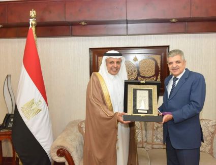 الفريق أسامة ربيع يبحث سبل التعاون المشترك مع رئيس هيئة النقل السعودية في مجال السياحة البحرية