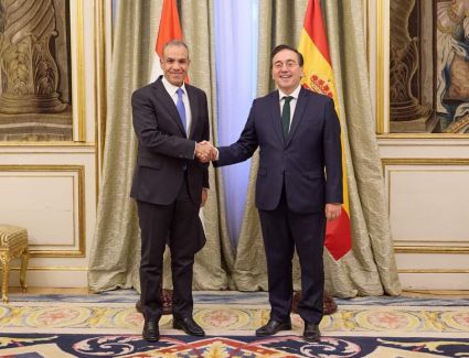 وزير الخارجية يلتقى مع نظيره الإسباني في مستهل زيارته إلى مدريد