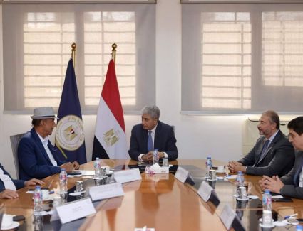 وزير السياحة: المناخ الاستثماري الراهن في قطاع السياحة في مصر يتيح العديد من الفرص الجاذبة للاستثمار  