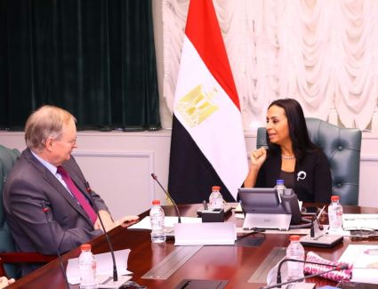 وزيرة التضامن تبحث مع سفير الاتحاد الأوروبي التعاون في عدد من مجالات العمل المشتركة