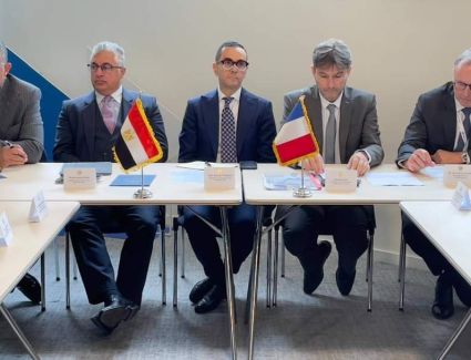  رئيس اقتصادية قناة السويس يبحث فرص الاستثمار في الوقود الأخضر بمنتدى الأعمال المصري الفرنسي بباريس