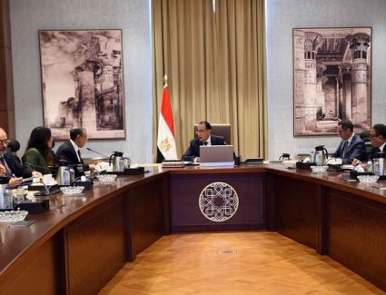 رئيس الوزراء يعقد اجتماعًا بشأن مُناقشة تنظيم مُؤتمر استثماري «مصري – بريطاني»