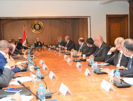 وزيرة التجارة والصناعة تترأس الإجتماع الأول للجنة العليا للأخشاب